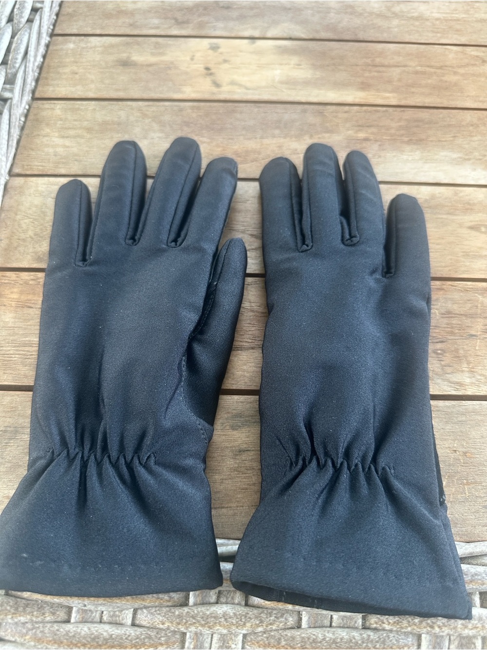 SPA Black Women’s Gloves O/S